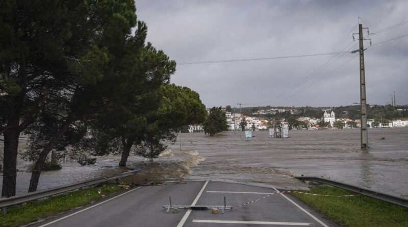 Portugal : Un viaduc d'autoroute s'effondre après rupture d'une digue