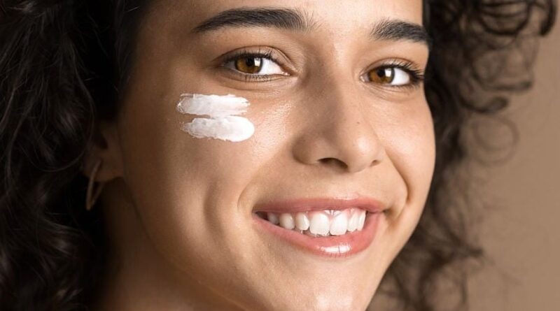 Prendre soin de sa peau sèche et abîmée en hiver.