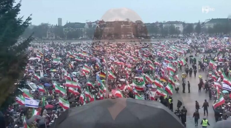 Près de 250.000 personnes manifestent à Munich contre l'Iran.