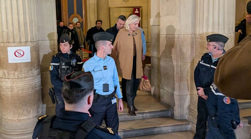 Procès du RN : Marine Le Pen évoque « ça sent le fennec » après les réquisitions
