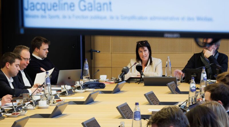 Propos de la ministre Galant sur la RTBF : l'opposition ne croit pas.