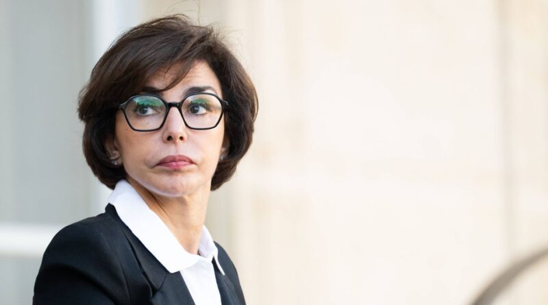 Rachida Dati démissionne du gouvernement pour se porter candidate à la Mairie de Paris.