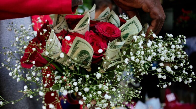 Saint-Valentin : Offrir des billets de banque au Kenya peut mener en prison