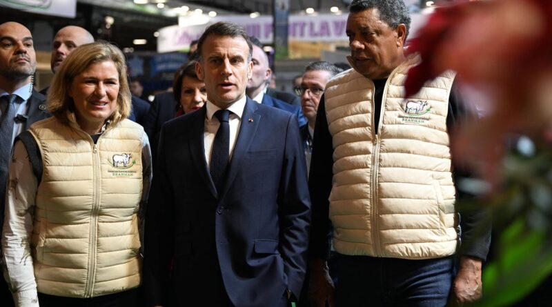 Salon de l’Agriculture : Macron réagit aux absences de vaches et syndicats.
