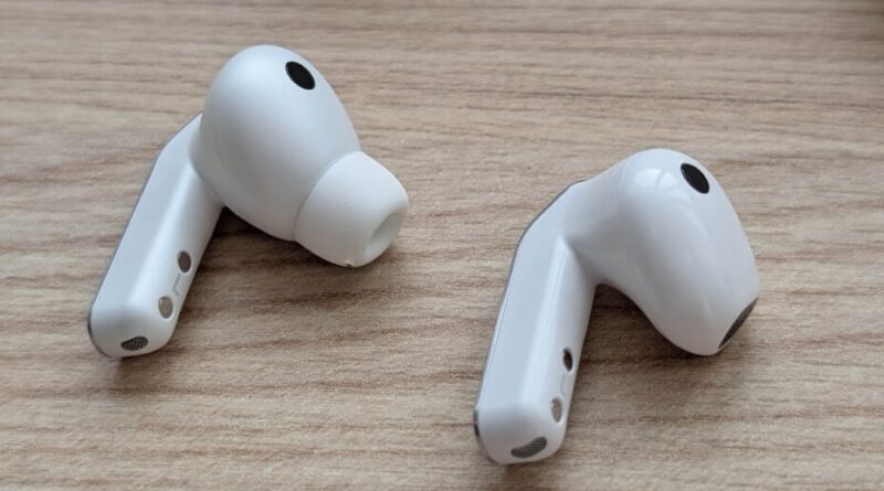 Samsung améliore design et son des Galaxy Buds 4 et Buds 4 Pro.