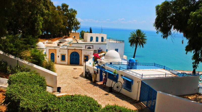Sidi Bou Saïd se redresse après les inondations et attend les visiteurs.