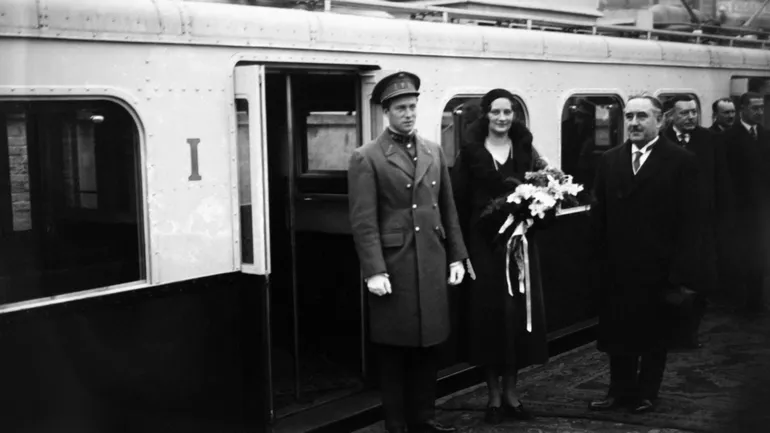 Le premier train électrique de Belgique a été inauguré par la princesse Astrid le 2 décembre 1931 à Bruxelles.