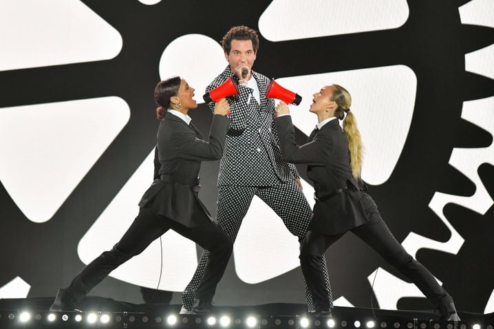 Cette séquence de Mika a été tournée avant le prime.