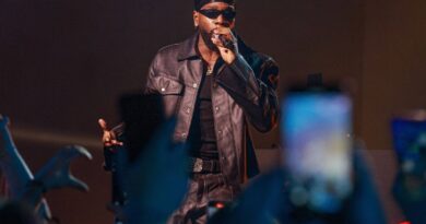 Tayc, nouveau coach, va « bousculer » la saison 15 de « The Voice »