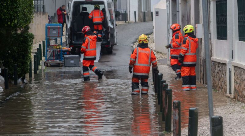 Tempête Leonardo : Un mort et alerte rouge au Portugal