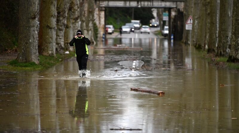 Tempête Nils : Alerte crues dans le Sud-Ouest et Paris, deuxième mort.