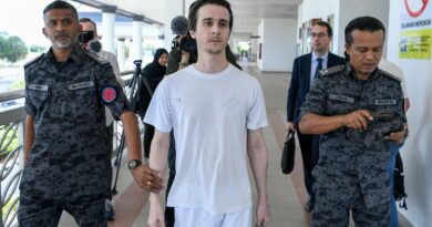 Tom Félix revient à Roissy après trois ans de prison en Malaisie.