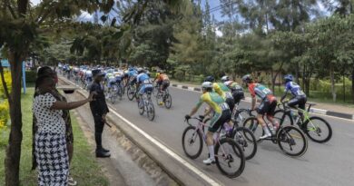 Tour du Rwanda : Une voiture de la caravane tue 2 spectateurs, blesse 6.
