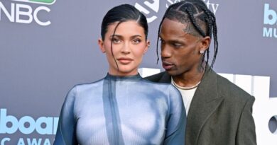 Travis Scott parle des implants mammaires de Kylie Jenner dans sa nouvelle chanson.