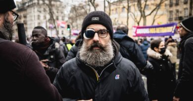 Un policier jugé pour avoir éborgné Jérôme Rodrigues, « gilet jaune »