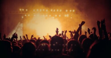 Un rappeur espagnol tombe de 20 mètres pendant un concert.