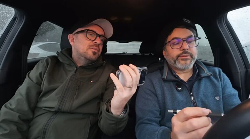 Une Tesla avec FSD obtient son permis à Lyon.