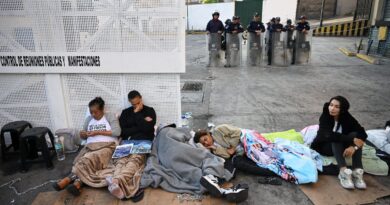 Venezuela : Proches de détenus politiques en grève de la faim à Caracas