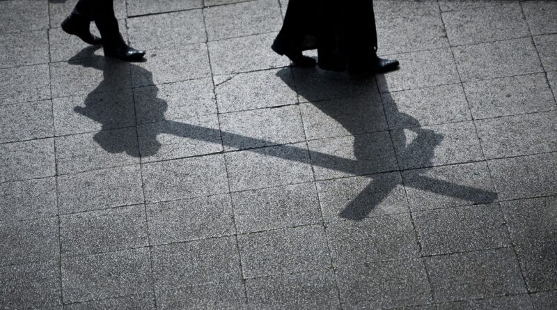 Violences physiques et sexuelles dans les écoles catholiques lasalliennes : « On me pendait par les pieds »