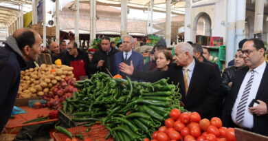 Visite inattendue du ministre du Commerce au marché central de Tunis