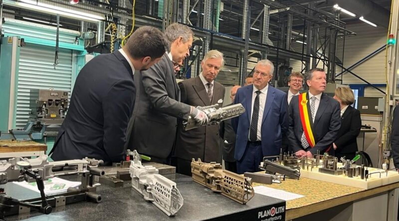 Visite royale à la FN Herstal, première depuis 1960, pilier de la défense belge