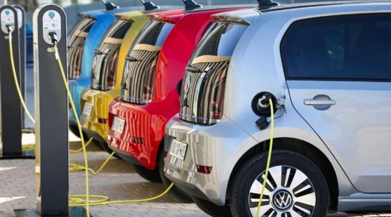 Voitures électriques : plus de 150 demandes d'acquisition publiques enregistrées