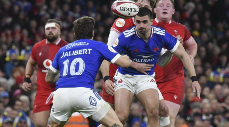 XV de France : Jalibert ne sera pas contre l’Italie, Ramos remplace.