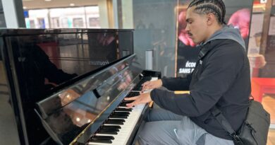 «Â Aziz Hammedi, pianiste autodidacte de Grenoble, de la gare au Stade de FranceÂ »