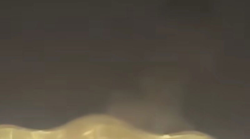 Abu Dhabi : incendies et fumée après l'attaque de missiles iraniens