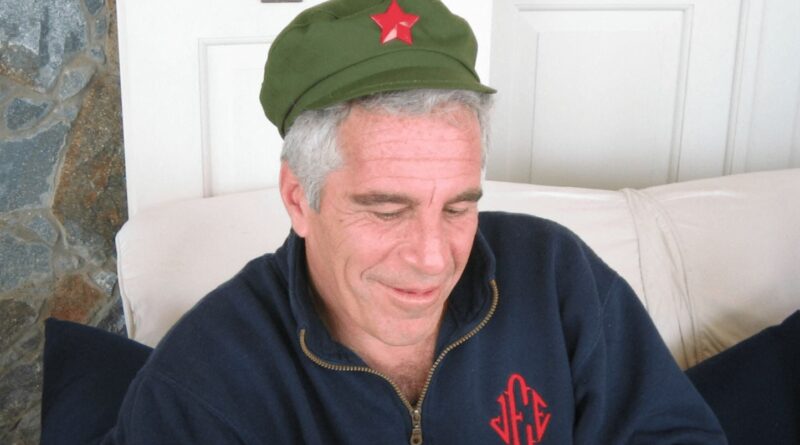 Affaire Epstein : Quelle fascination pour le sweat à col camionneur ?