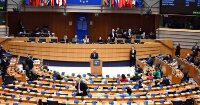 Asile et migration : le Parlement européen approuve le "règlement de retour"