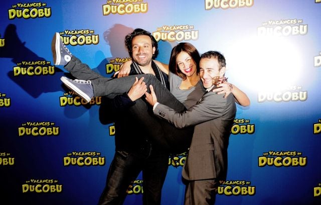 Bruno Salomone avec Helena Noguerra et Élie Semoun lors de l’avant-première du film « Les Vacances de Ducobu » avril 2012.