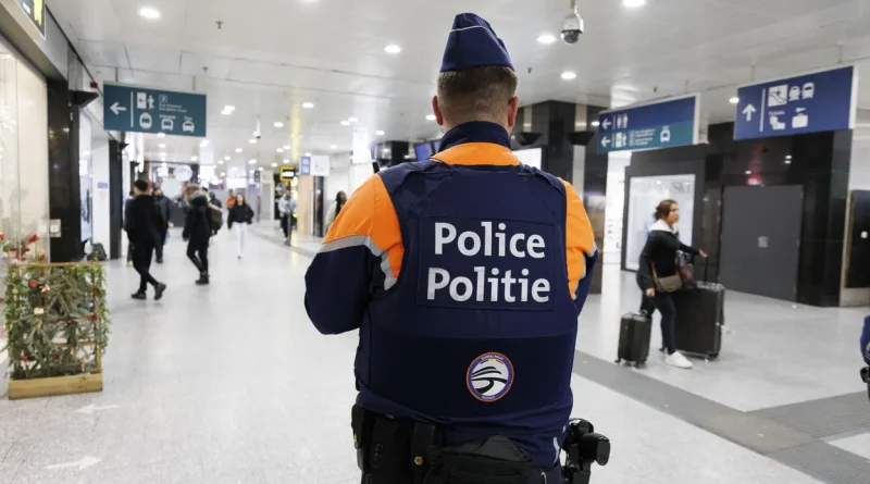 Bruxelles-Midi évacuée après découverte de colis suspects, trafic interrompu