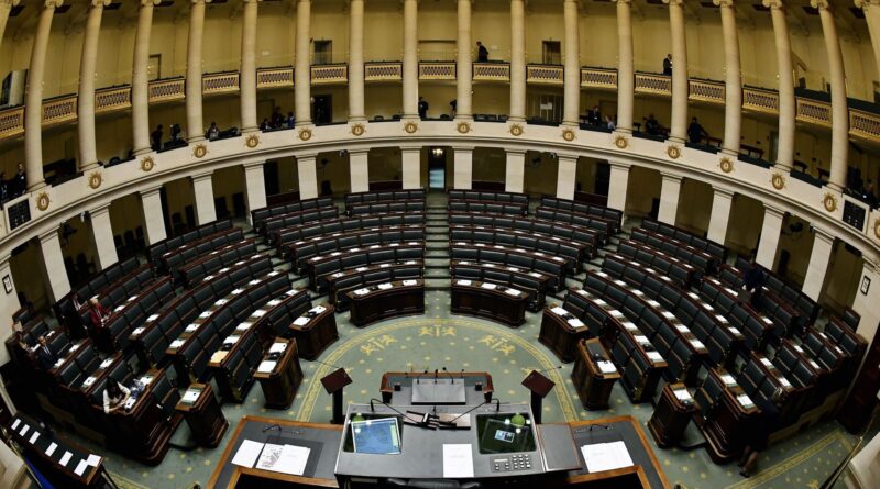 Budget fédéral : la Chambre adopte le budget 2026, contrôle prévu.