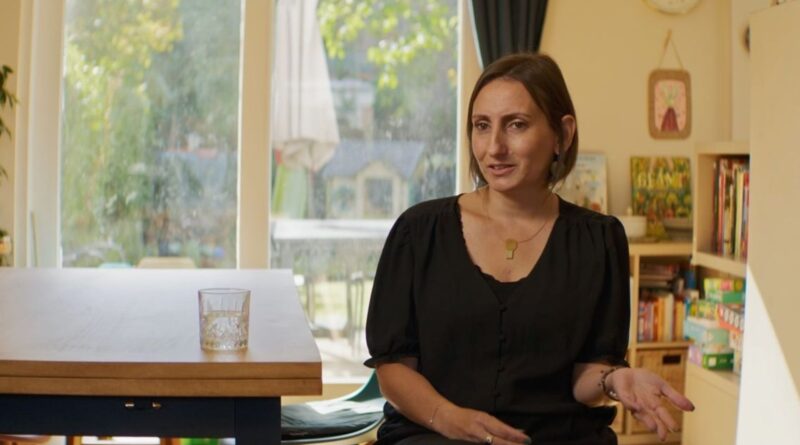 Christelle Giovannetti témoigne de son traumatisme post-attentats de Bruxelles.