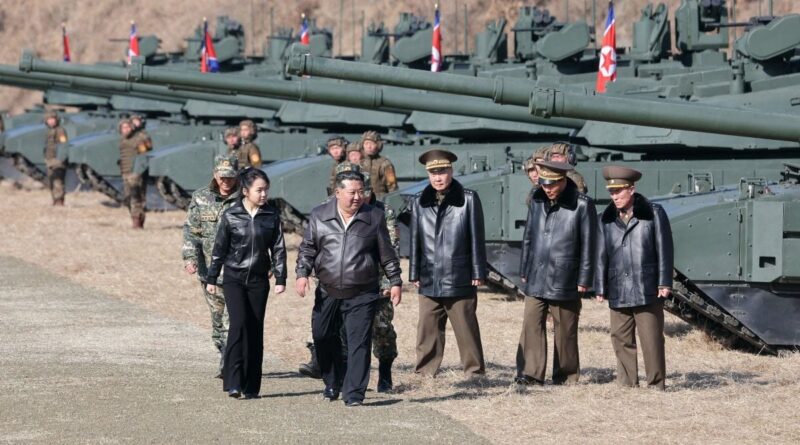 Corée du Nord : Kim Jong-un teste un char et présente sa fille de 13 ans