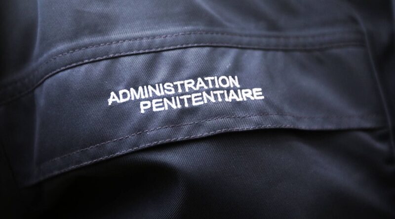 Deux surveillants de prison arrêtés en Martinique pour corruption.