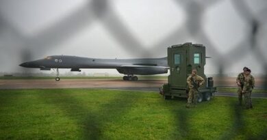 Direct – Conflit au Moyen-Orient : un mort à Dubaï, explosions à Téhéran, réunion pour un nouveau guide suprême