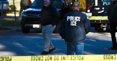 Donald Trump menace d'envoyer la police de l'immigration aux aéroports