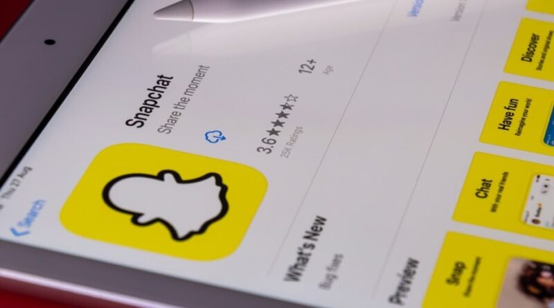 Drogues, alcool et grooming : l'UE ne cible pas Snapchat sur mineurs.