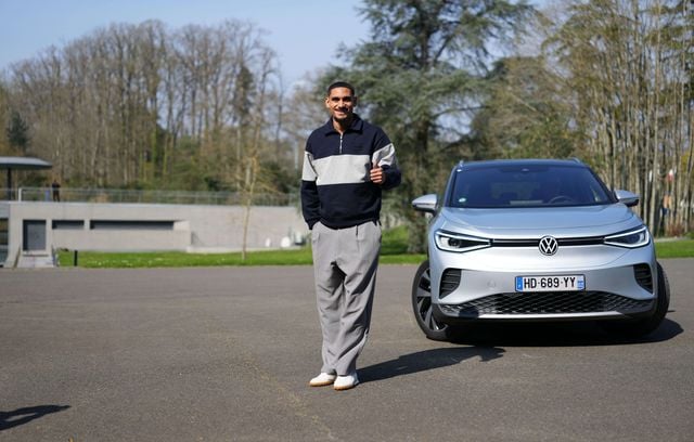 Ekitike, Olise, Konaté, Mbappé : images de la fashion week à Clairefontaine