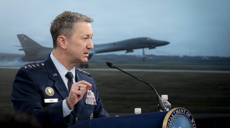 EN DIRECT : Frappes américaines sur un port iranien près du détroit d'Ormuz