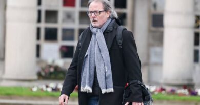 EN IMAGES. Les personnalités aux obsèques d'Isabelle Mergault