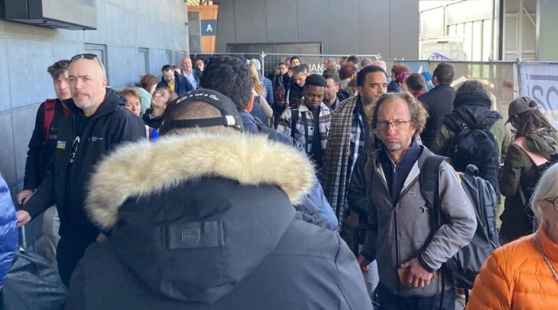 Files et tensions ce dimanche à l’aéroport de Charleroi