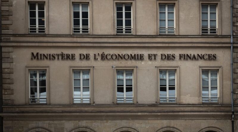 Fitch maintient la note de la France à A + grâce à une économie forte.