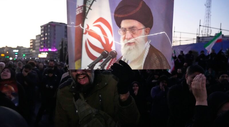 Frappes en Iran : Téhéran en colère, fils du chah heureux, mort de l'ayatollah Khamenei.