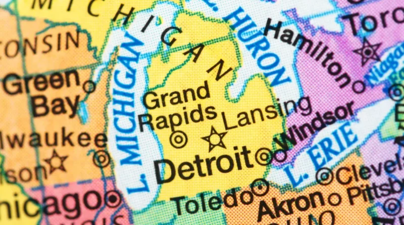 Fusillade dans une synagogue du Michigan : l'assaillant abattu.