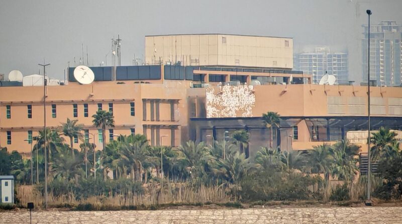 Guerre en Iran : Drone frappe ambassade américaine à Bagdad, Trump déclare Iran « complètement vaincu »