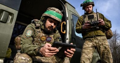 Guerre en Ukraine : Zelensky propose une trêve et s'excuse des drones en Finlande