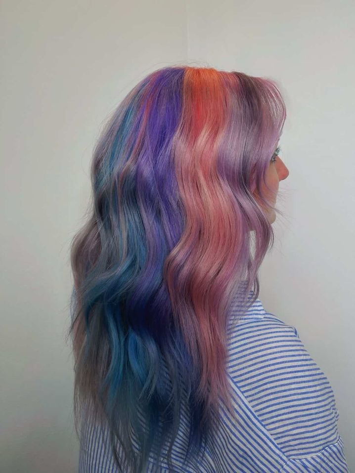 Cheveux colorés